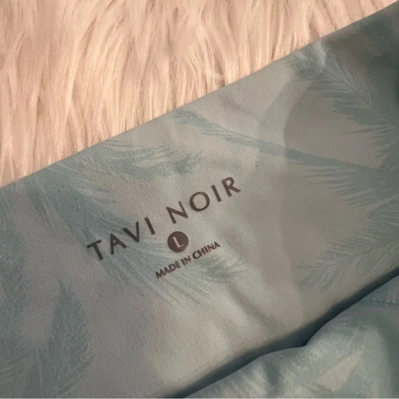 Tavi Noir High Waisted Powder Palm 7/8 Tight - Picture 5 of 5